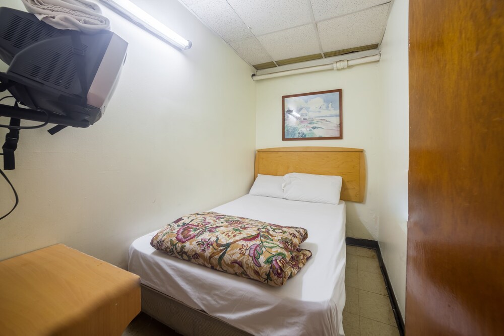New World Hotel - photo 18