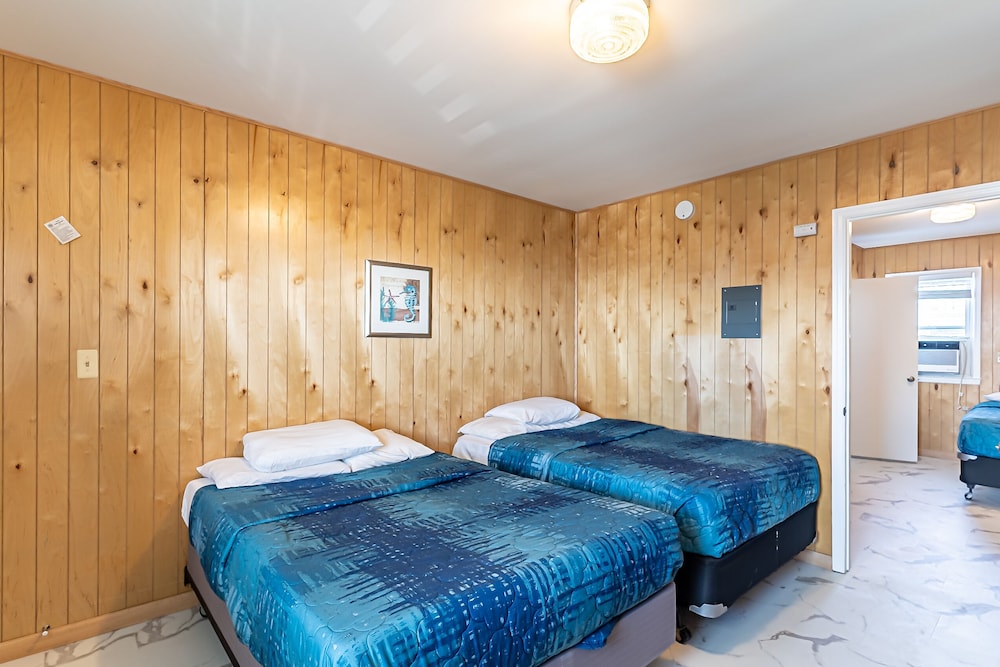 Boardwalk Sand & Surf Inn Oceanfront - photo 28