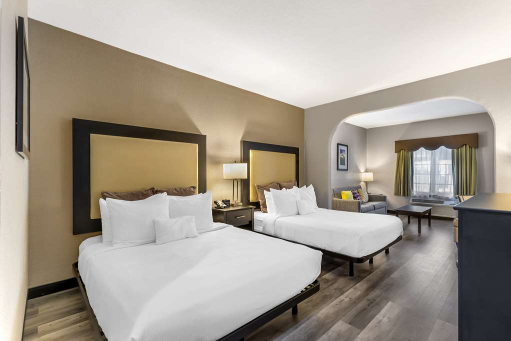 Best Western Plus Des Moines West Inn & Suites - photo 31
