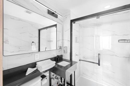 Tremont Hotel - photo 14