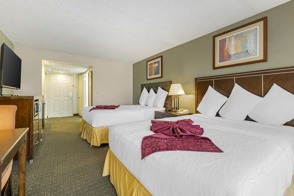 Best Western Plus Palm Desert Resort - photo 27