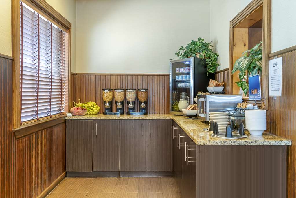 Best Western Greenfield Inn - photo 70