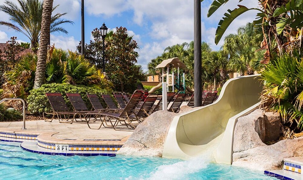 Maria's Regal Palms Resort Townhouse - photo 11