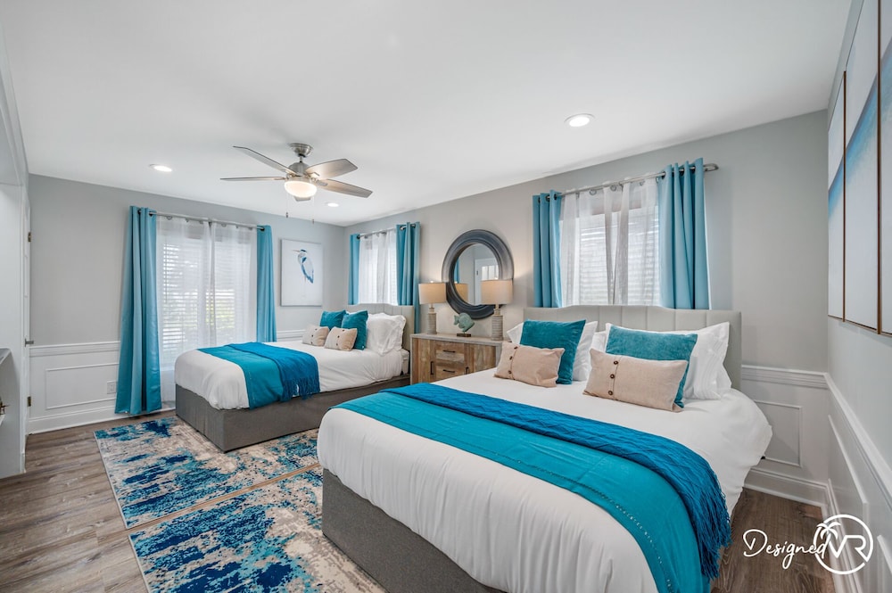 Chic 8BR with Heated Pool & Waterview — hotel in Largo