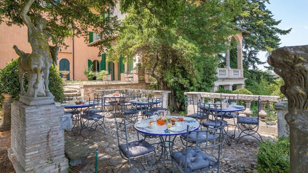 Villa Milani Residenza D'Epoca — 4-Star Luxury Hotel in Spoleto, Italy