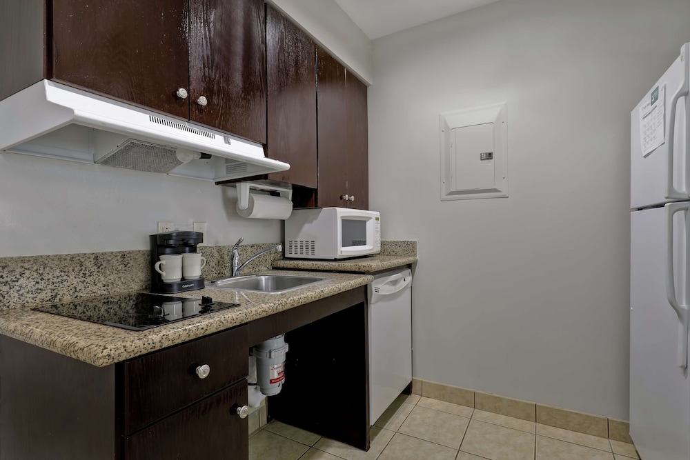 Homewood Suites by Hilton McAllen - photo 21