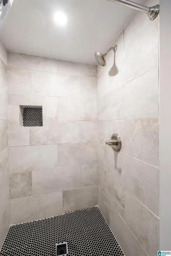 Southern Charm l 5BR l Sleeps 14 l A Location - photo 24