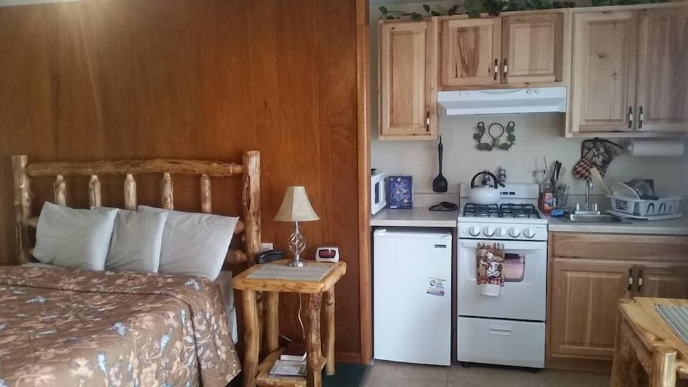 Long Holiday Motel - photo 23