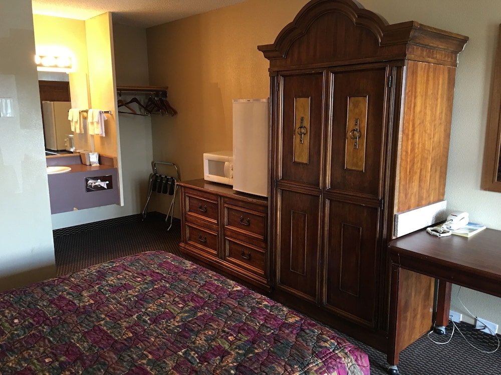 Cedars Inn Lewiston - photo 6