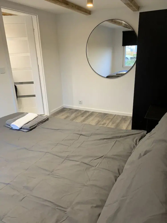 R J Guesthouse