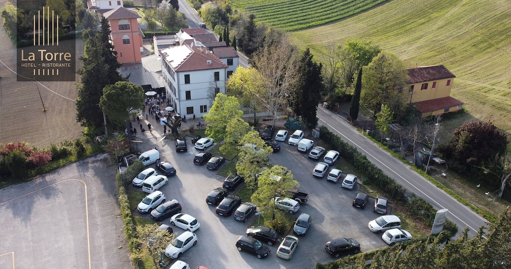 La Torre Hotel pet-friendly hotel Maiolati Spontini