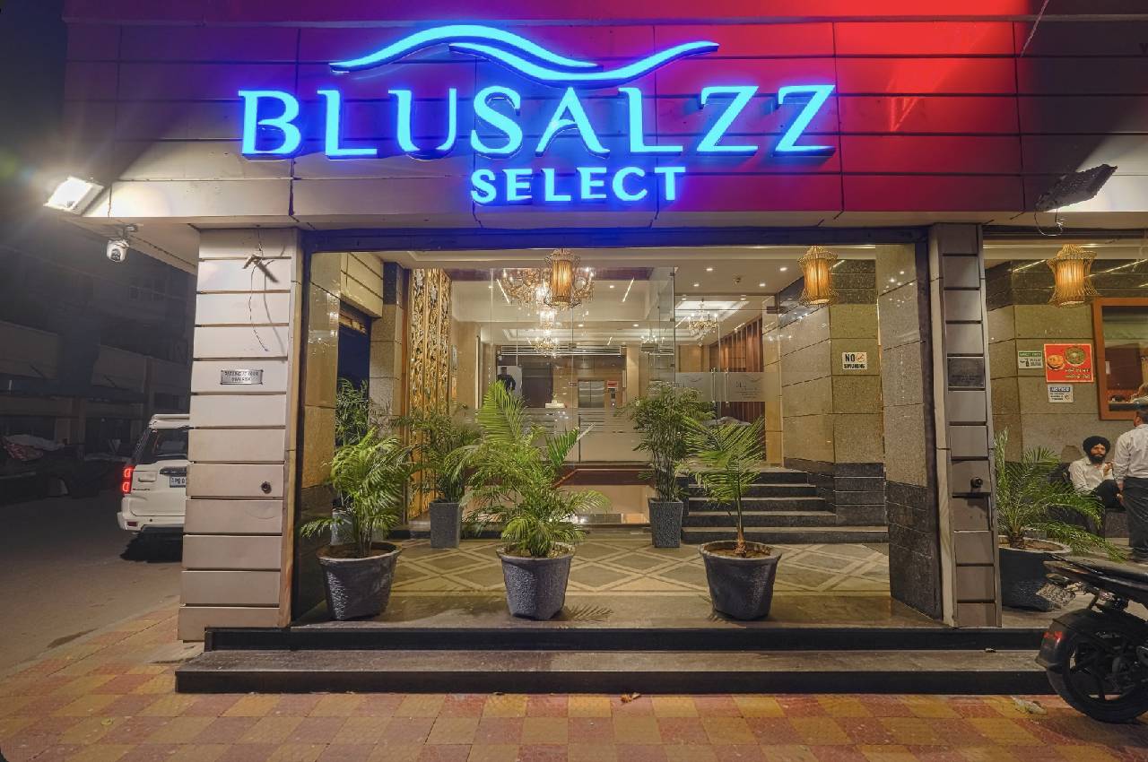 BluSalzz Select City Centre near Golden Temple