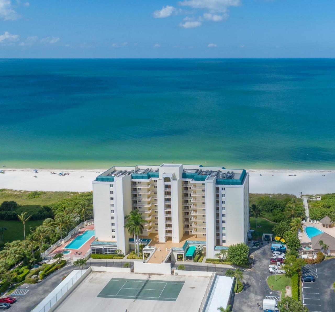 Recently Renovated Beachfront Gem in Paradise — 4-Star Luxury Hotel in Marco Island, United States