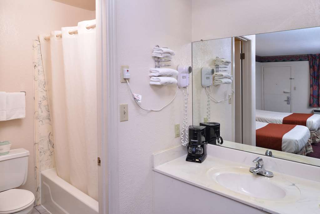Americas Best Value Inn Wildersville - photo 16