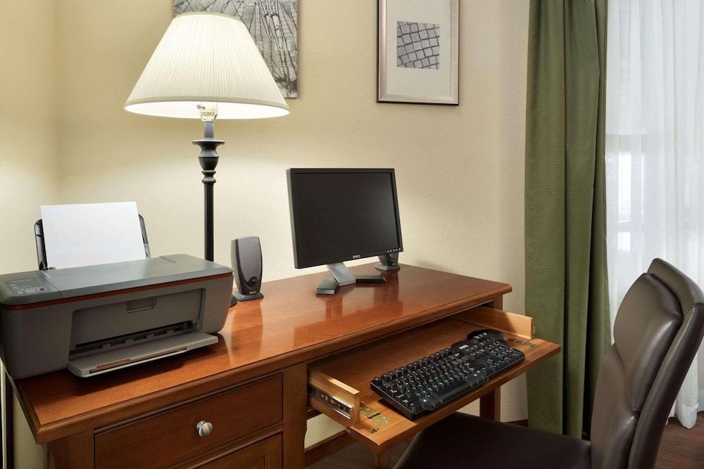 Country Inn & Suites by Radisson Grinnell IA - photo 16