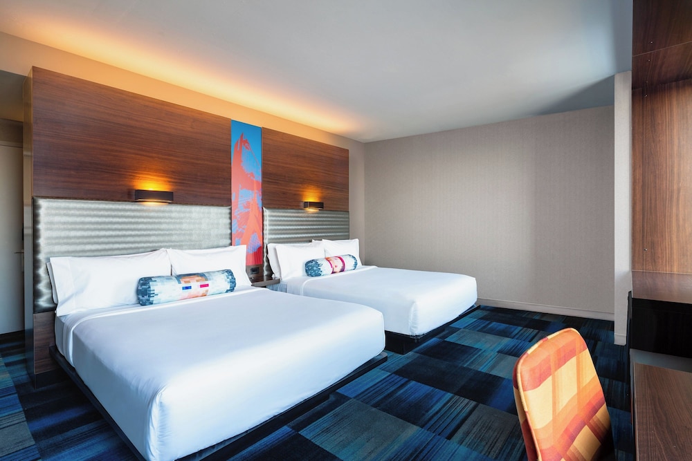 Aloft by Marriott Boston Seaport District - photo 8