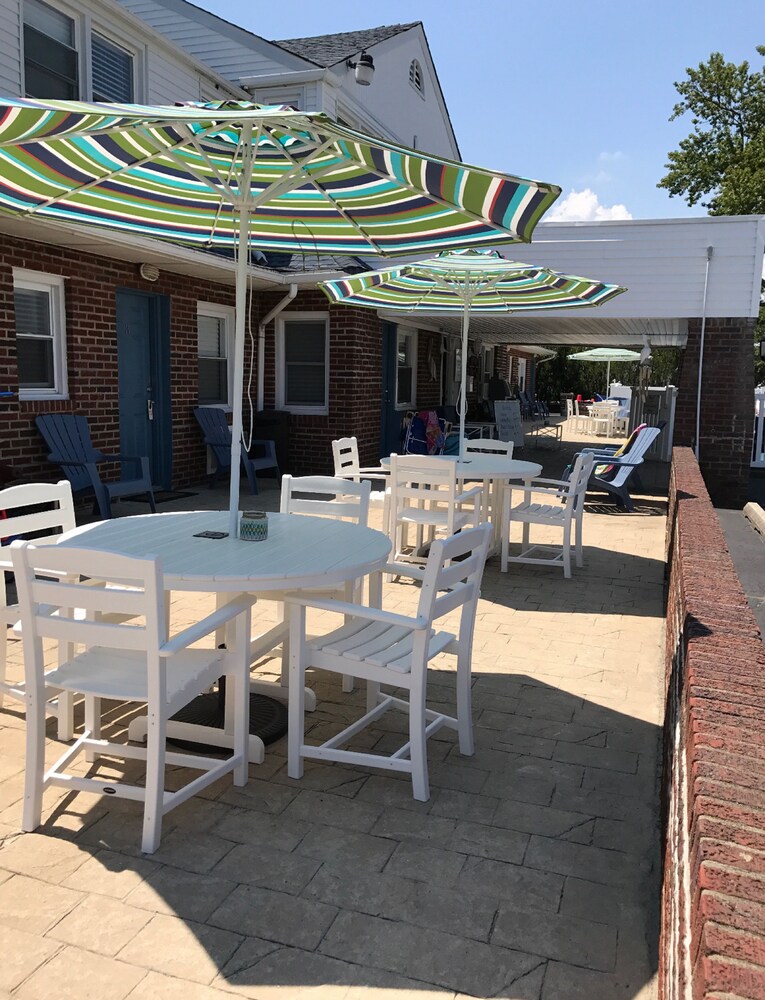 Pelican Point Motel - featured photo