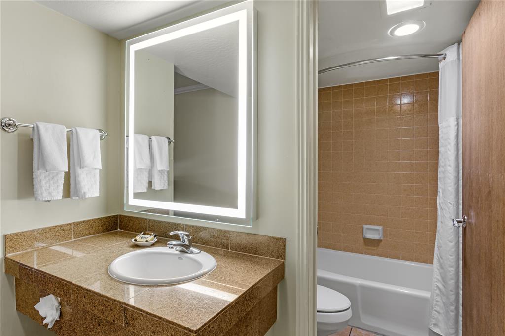 Best Western Plus Arroyo Roble Hotel & Creekside Villas - photo 57