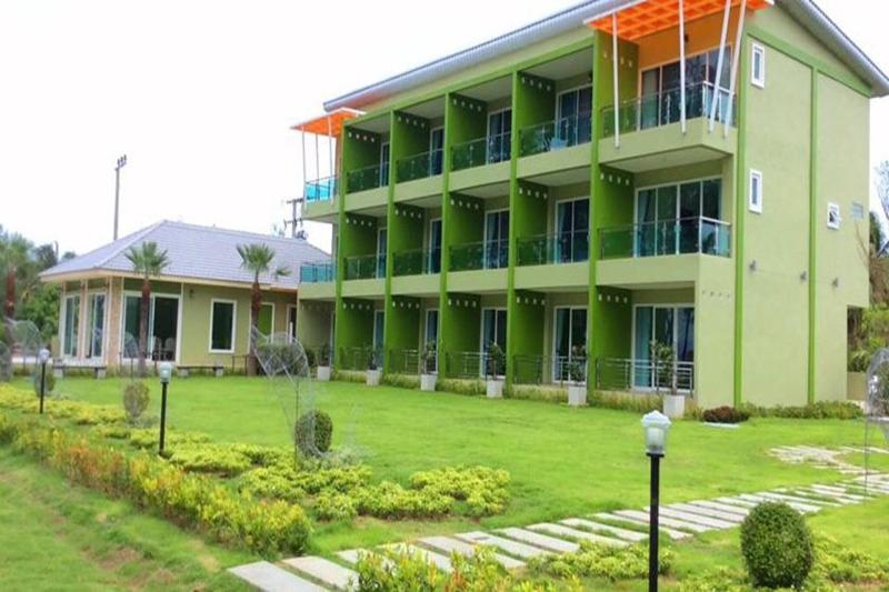 Greenseaviewresort Bangsaphan - carbon neutral hotel in Bang Saphan