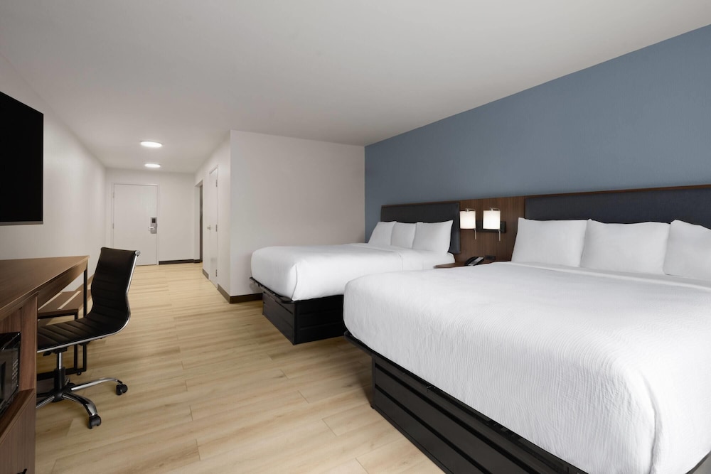 Wingate by Wyndham Dublin Near Claytor Lake State Park - photo 25