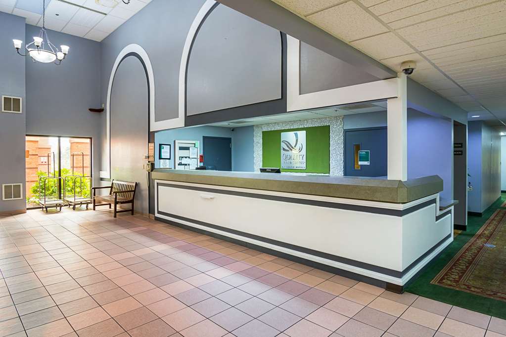 Quality Inn & Suites Kearneysville Martinsburg - photo 4