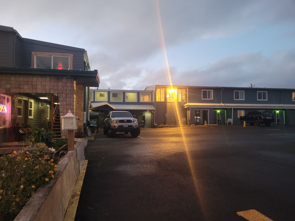 Newport Bay Motel - photo 31