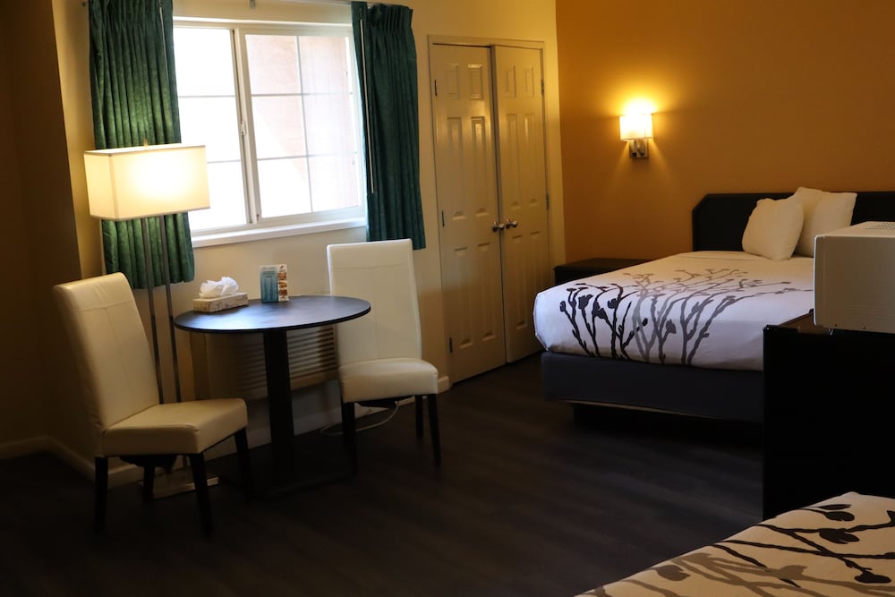 Black Canyon Motel - photo 19