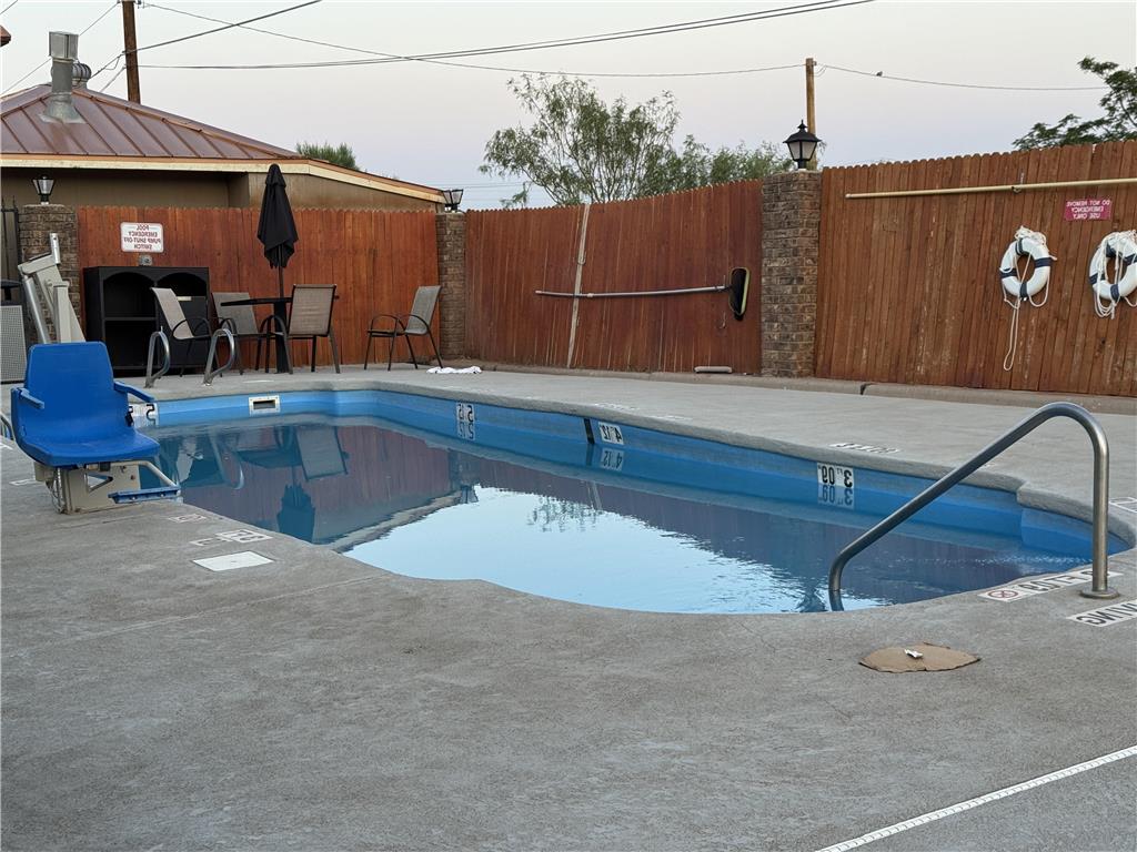 Quality Inn & Suites Near White Sands National Monument - photo 20
