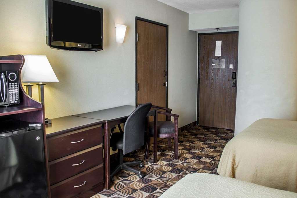 Quality Inn Brunswick Cleveland South - photo 8