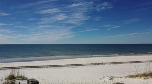 A Beach Break — Unknown City — photo 3