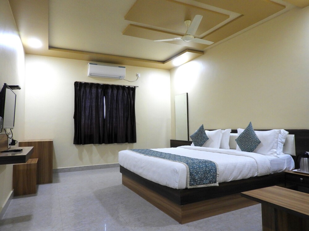 Hotel Daksh in Veraval, India