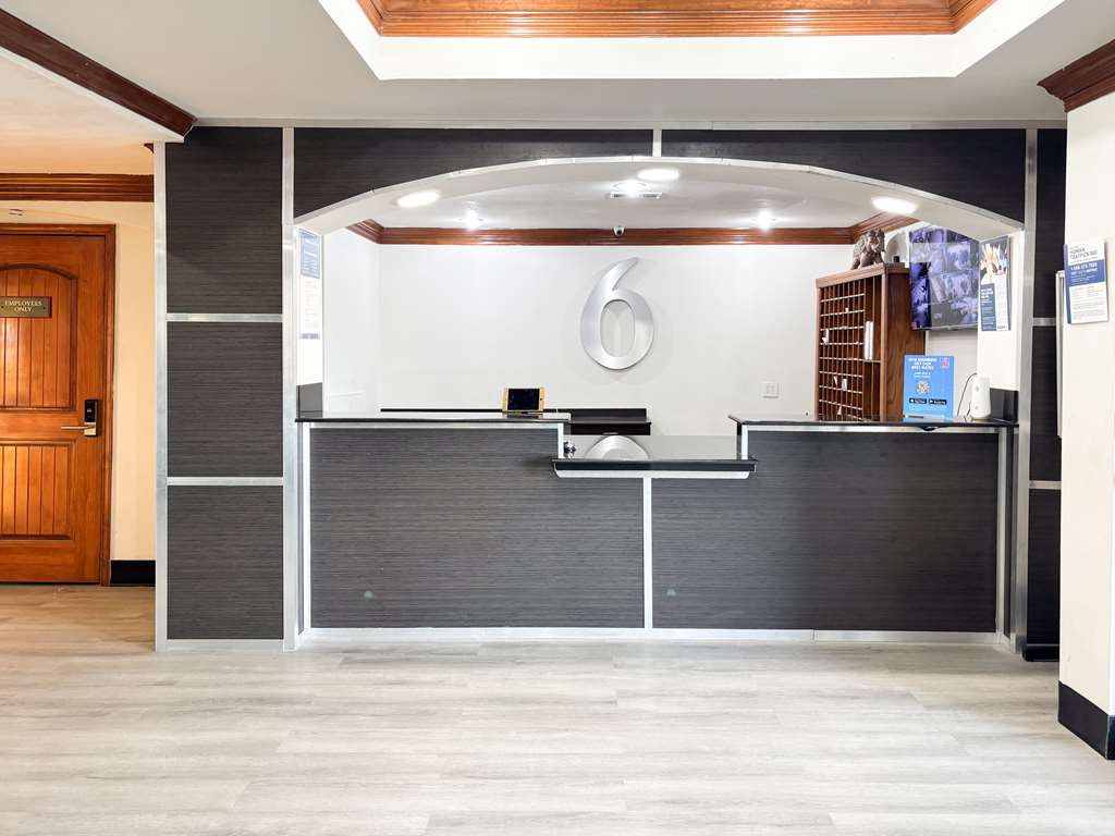 OYO Hotel Irving DFW Airport North - photo 2