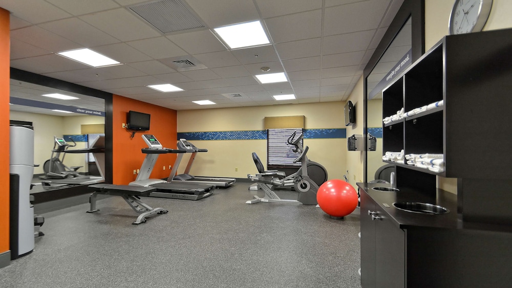Hampton Inn Geneseo - photo 34
