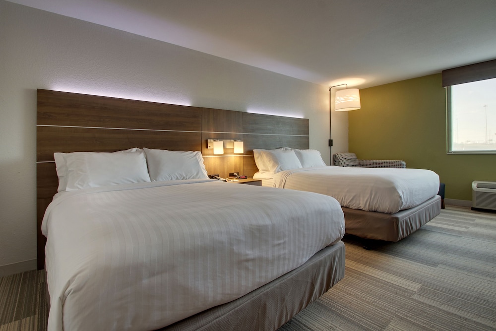 Holiday Inn Express & Suites Wapakoneta by IHG - photo 42