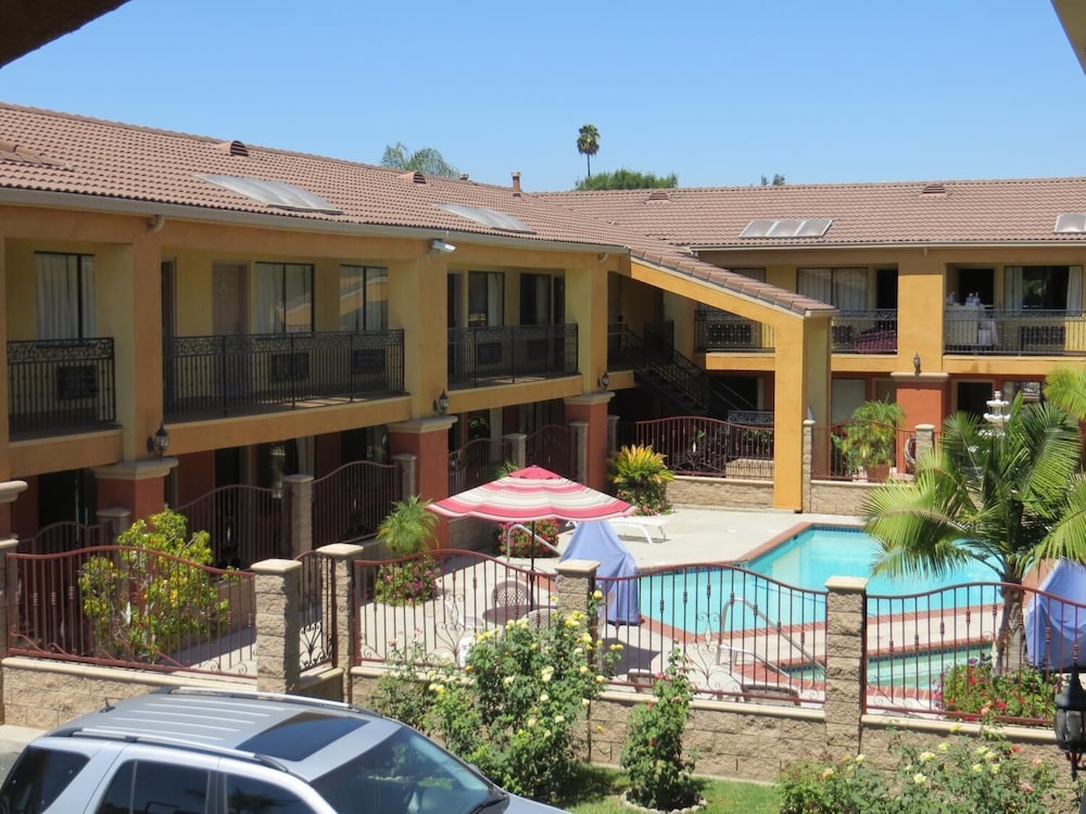 Azusa Inn Motel - photo 47