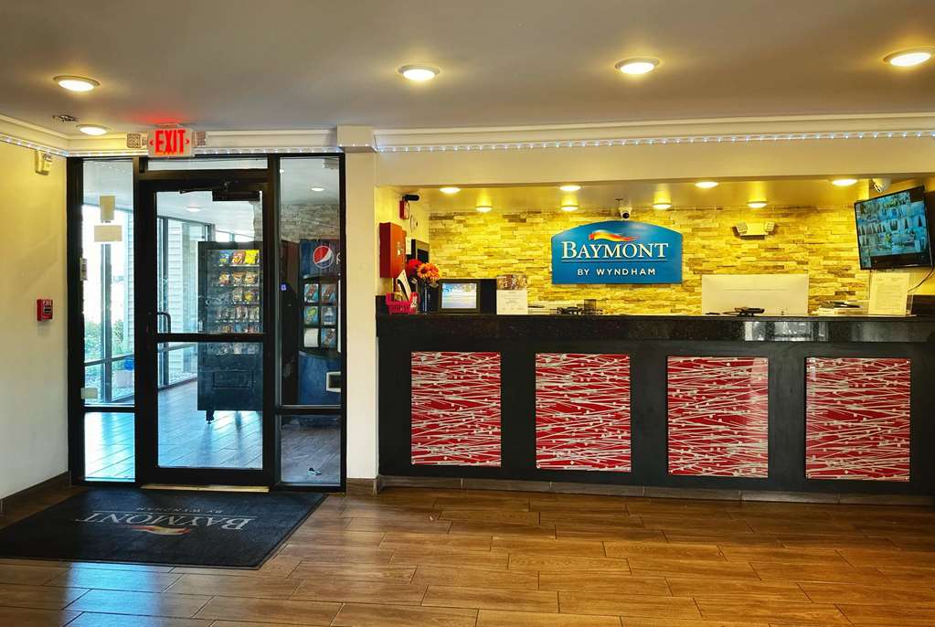 Baymont Inn and Suites by Wyndham Columbus Near OSU - photo 12