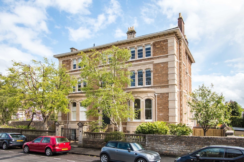 Your Stay Bristol Beaufort House — 4-Star Luxury Hotel in Bristol, United Kingdom