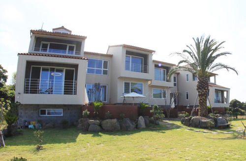 Jeju Lake Pension — 4-Star Luxury Hotel in Jeju City, South Korea