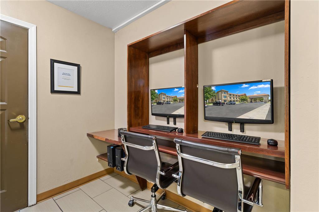 Comfort Inn & Suites Lancaster Antelope Valley - photo 40