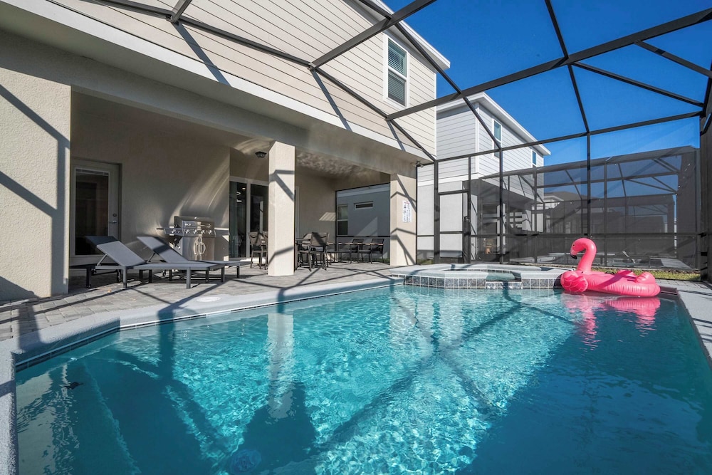 Luxury 7Bd Close To Disney With Pool And Spa At Windsor Cay 16218 in Clermont, United States