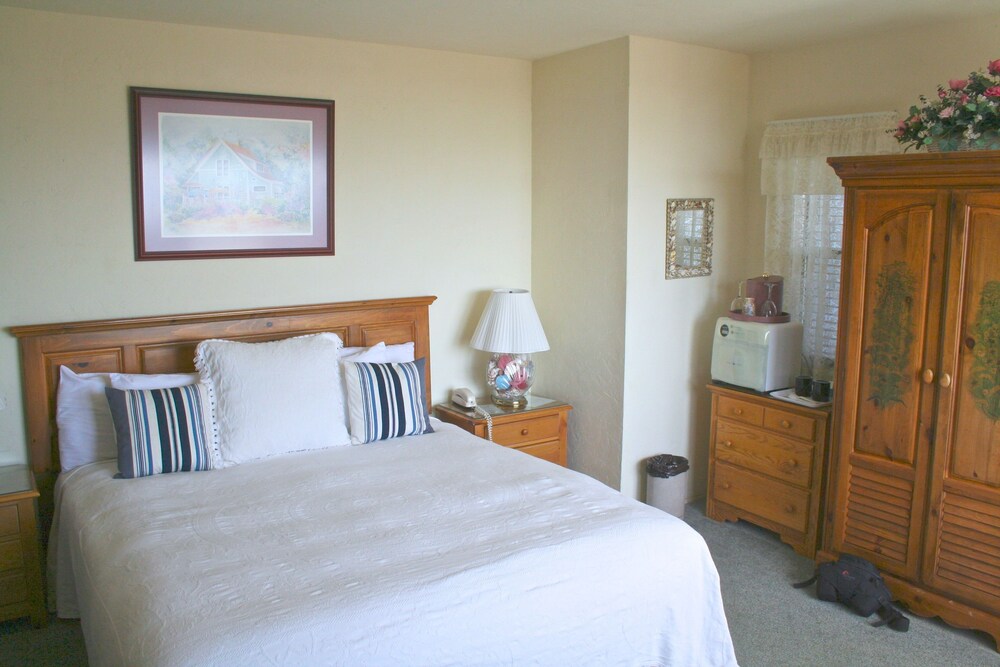 Captains Cove Inn - photo 8