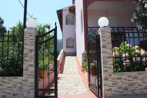 Sunray Studios - carbon neutral hotel in Stavros