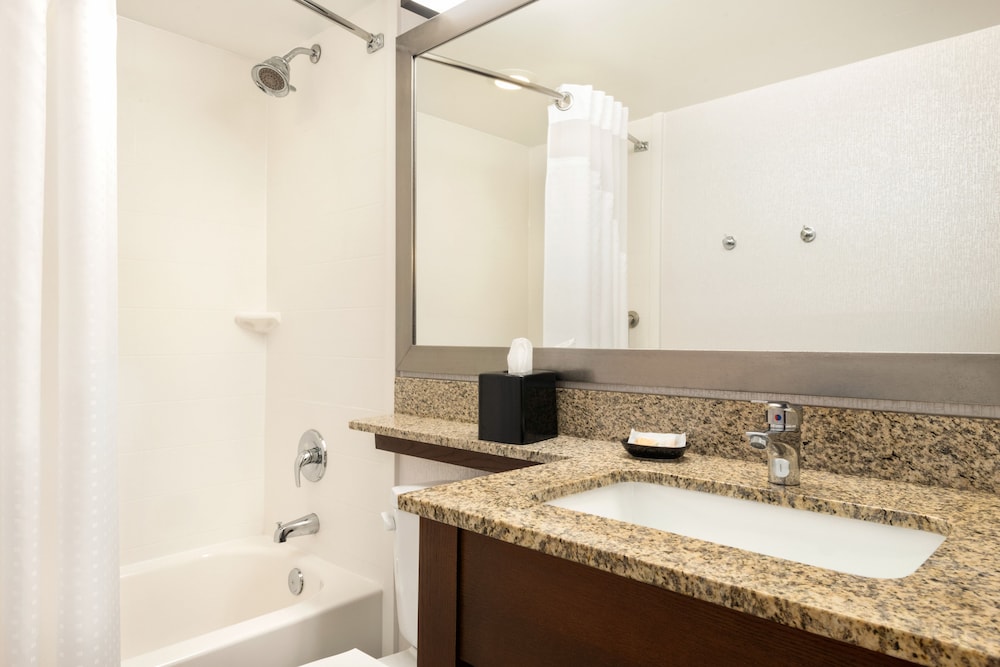 Holiday Inn Hotel & Suites Des Moines Northwest by IHG - photo 17