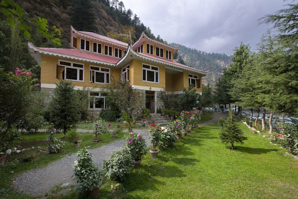 Pine Park Edge Resort Khanian in Baffa, Pakistan