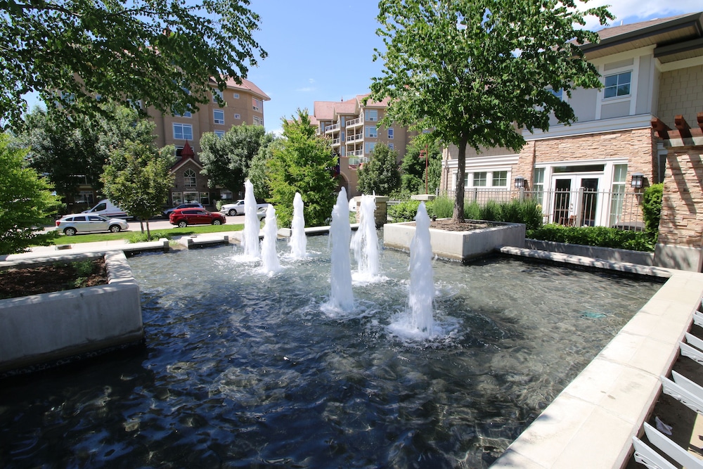 Waterscapes Resort by DKRA in Kelowna, Canada