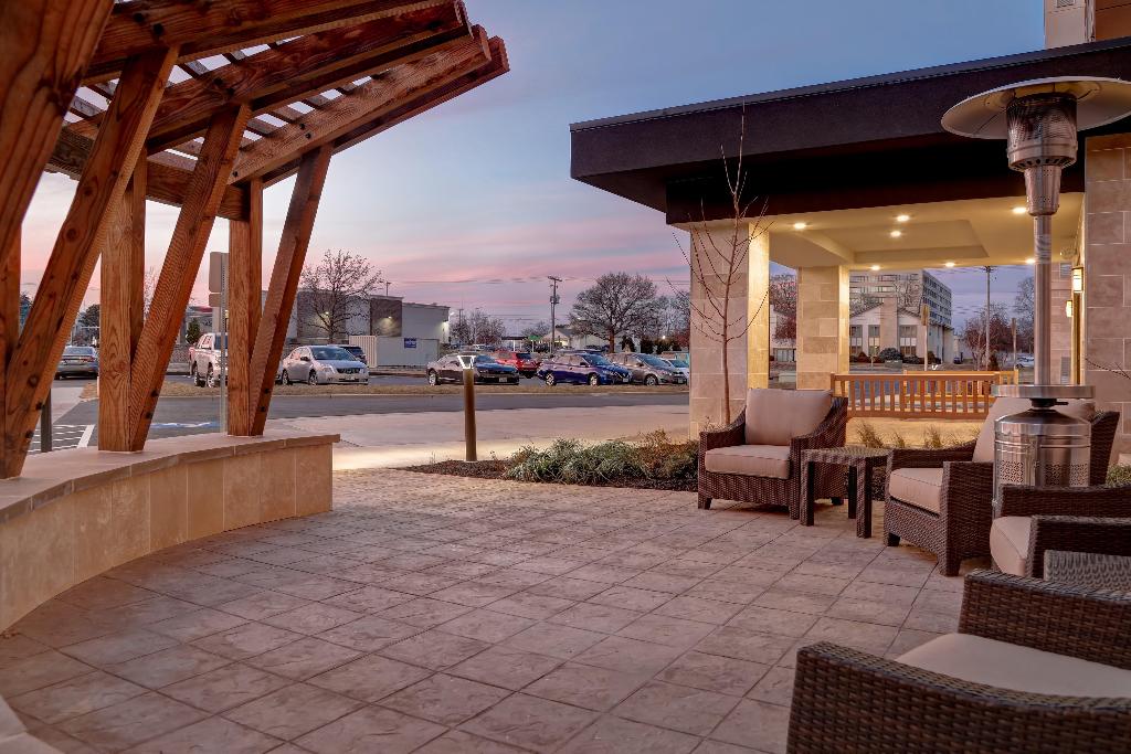 Clarion Hotel Overland Park - photo 38