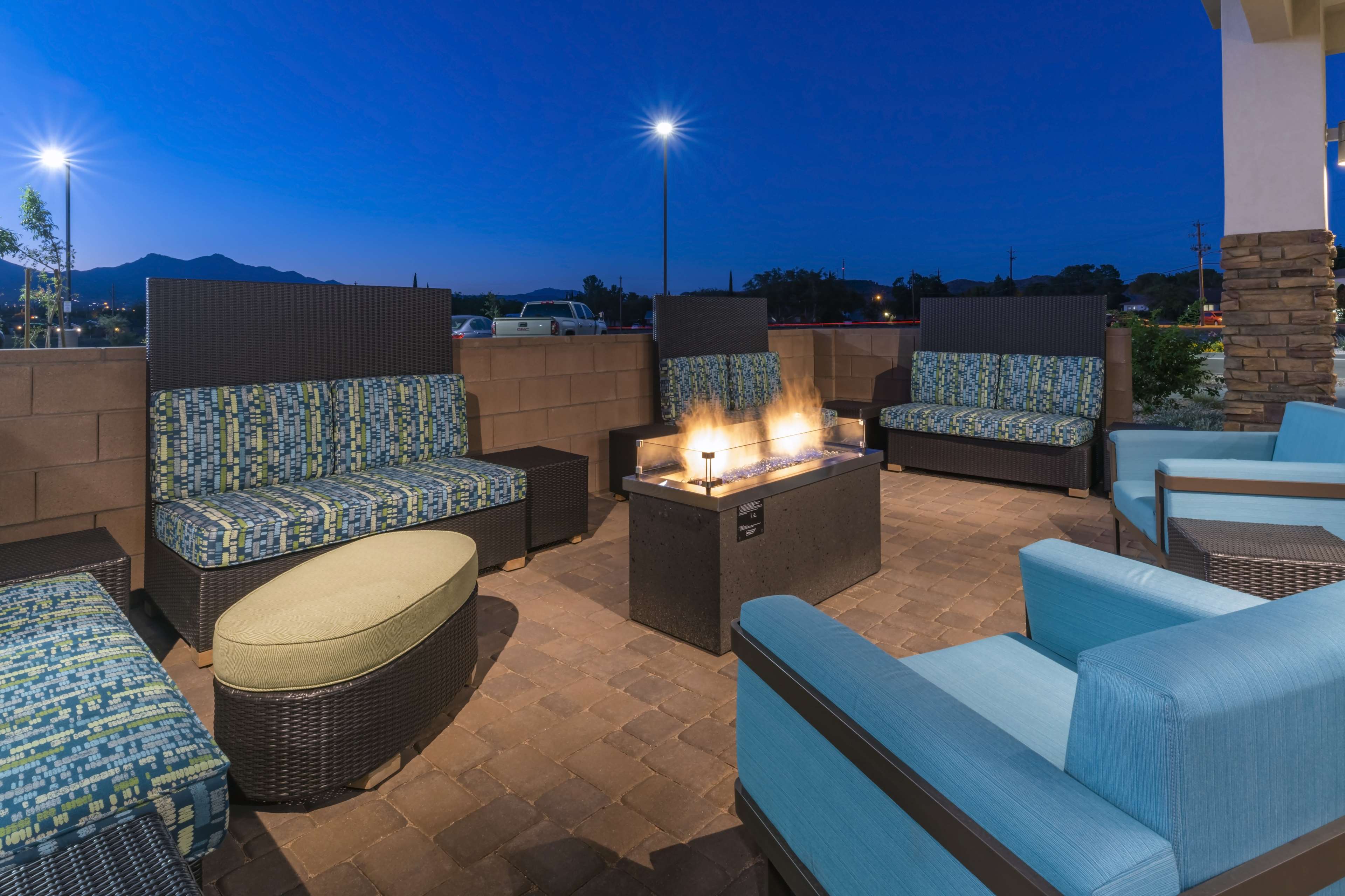 Home2 Suites by Hilton Kingman - photo 6