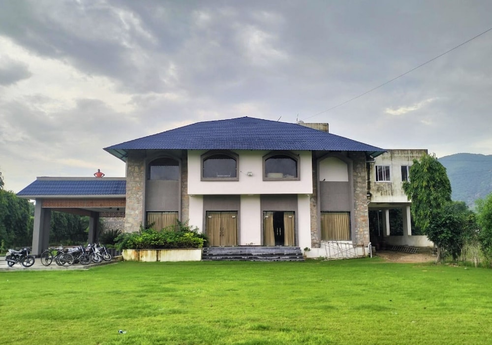 Nature Retreat Resorts - carbon neutral hotel in Pushkar