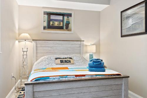Unit C back lower unit Surfers Hideway Parking Near Lighthouse — hotel in Brigantine