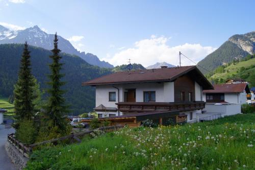 Ferienhaus Peter Spöttl — 4-Star Luxury Hotel in Nauders, Austria